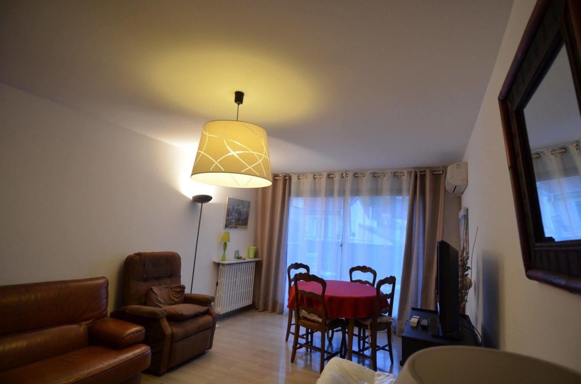 Appartement 6 Personnes Avec Terrasse Le Port نيس المظهر الخارجي الصورة