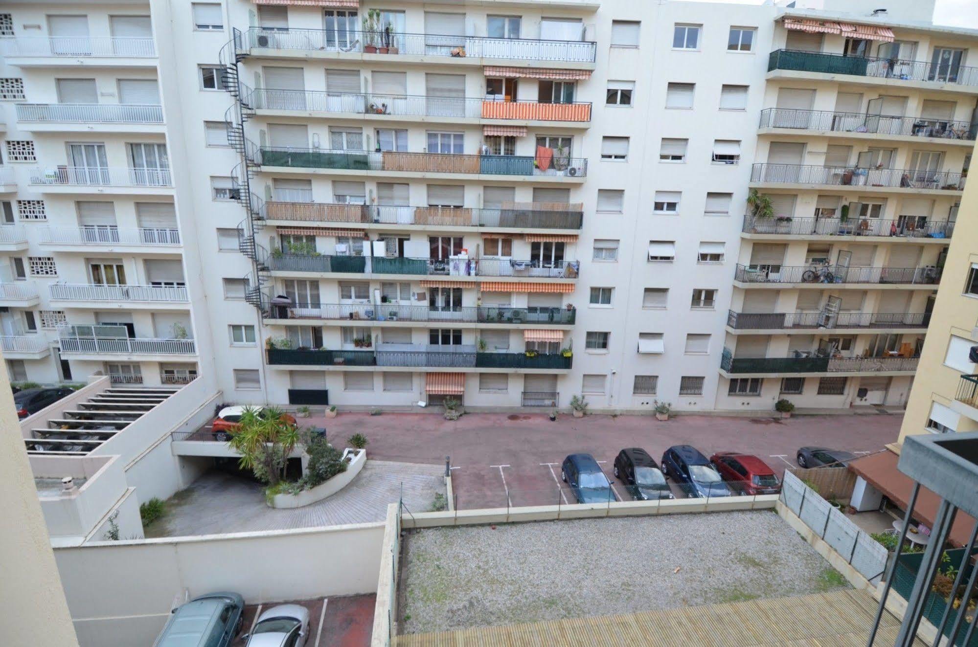 Appartement 6 Personnes Avec Terrasse Le Port نيس المظهر الخارجي الصورة