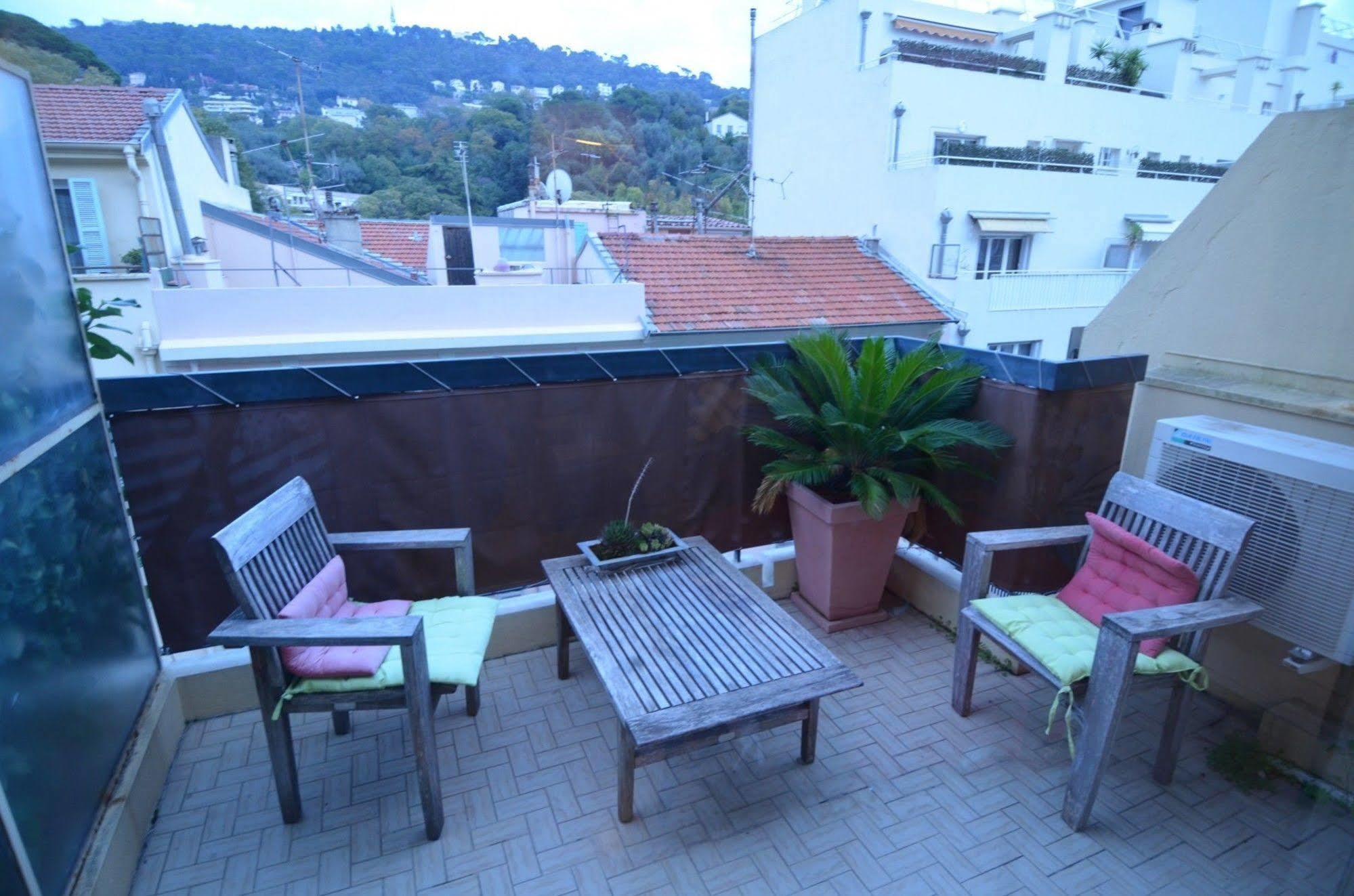 Appartement 6 Personnes Avec Terrasse Le Port نيس المظهر الخارجي الصورة